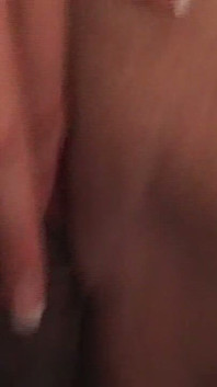Matură sexy roșcată devorează cu nerăbdare o pulă neagră masivă