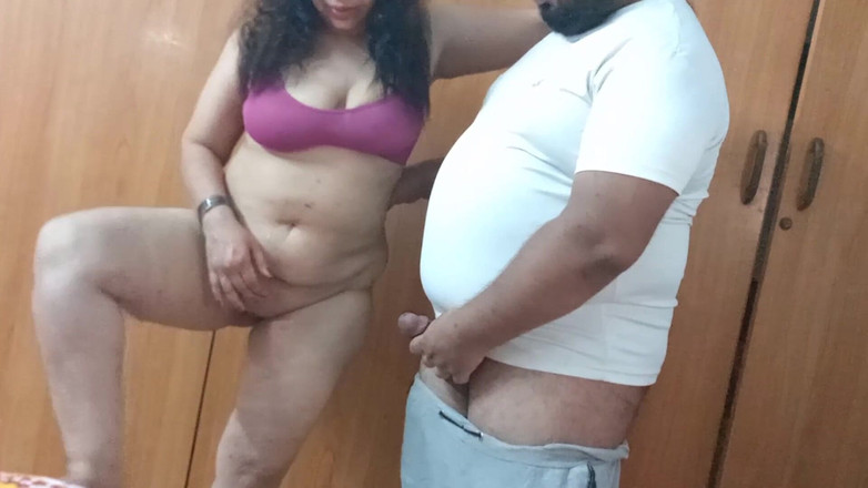 aliabegum: エッチなガールフレンドが彼女とセックスするために彼女のBFを呼んだ