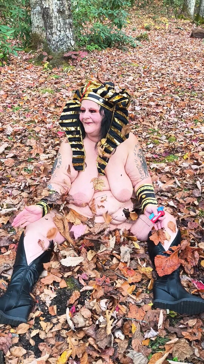 HerculesnVENUS: Грязная задница Leaf играет в ее задницу, кончая, она не трахается