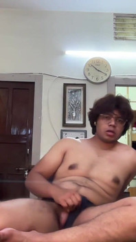 Azgın Desi Twink Kaltak Evde Kontrolünü Kaybediyor