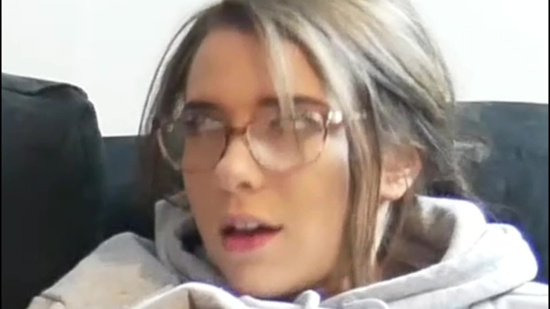 Samantha Flair: เธอดูพี่สาวเลี้ยงดูดควยพ่อเลี้ยงแล้วโดนเย็ดต่อ