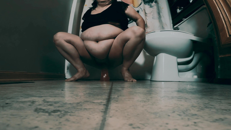 SexyNEBBW: Badezimmer-dildo
