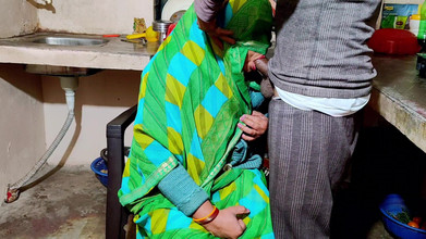 Annubhabhi4: Abang tiri jiran mengoyakkan pepek saya