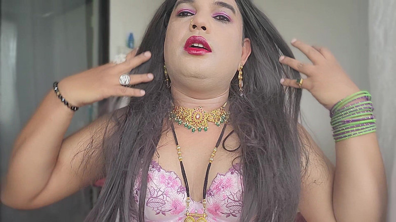 Indiansissychubby: Gulabi Sari Lali Lal Diste Mi Bhari Raja Bocha Majha...