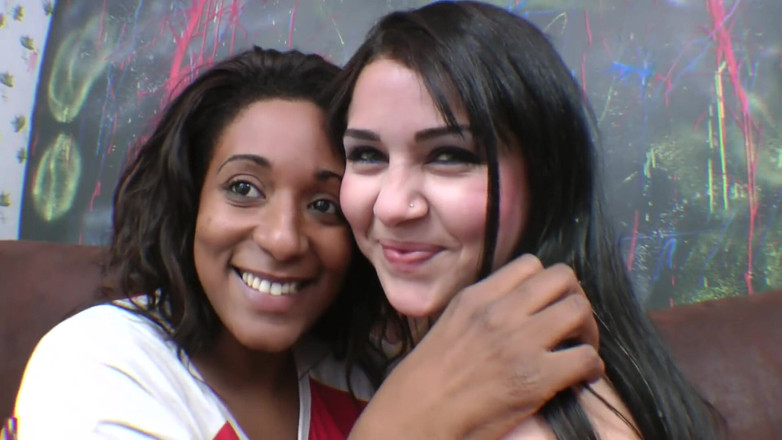 FetishKing: Kissing Girls