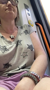 ¡el Coño Y El Pubis Juegan En El Transporte Público Hace Que Mis Dedos Huelen Increíble!