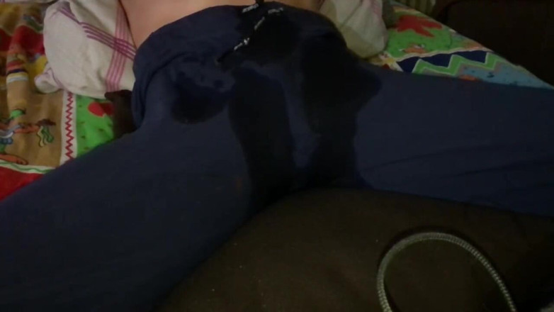 Sebi87: Pissing masturbation boy