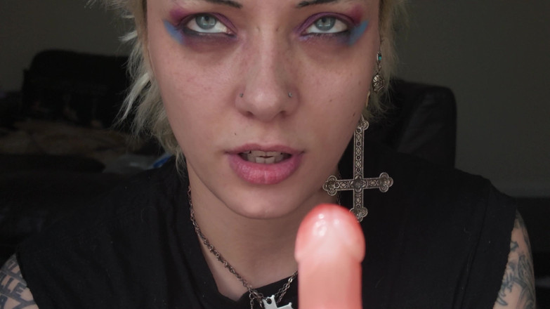 Glitterqueen1999: 4k - Giantess Penectomy - 小男人在我的食物里