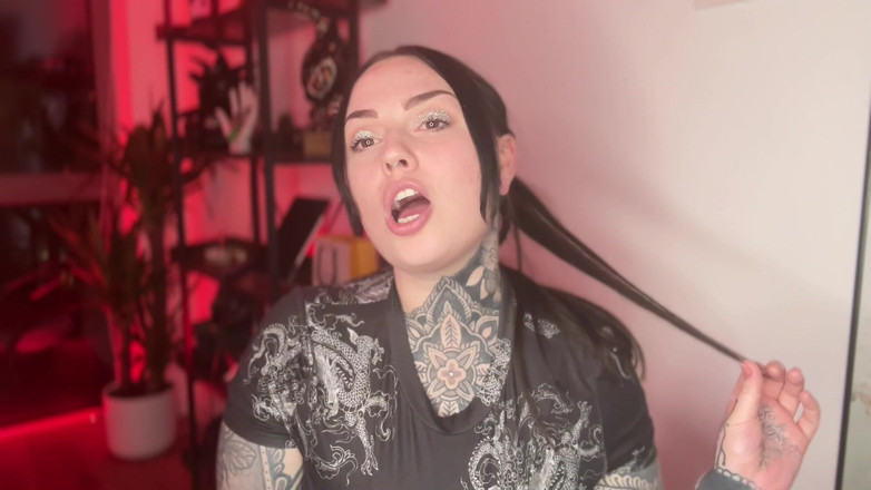 Miss Valentina: Nicht würdig für Toilettensklavin