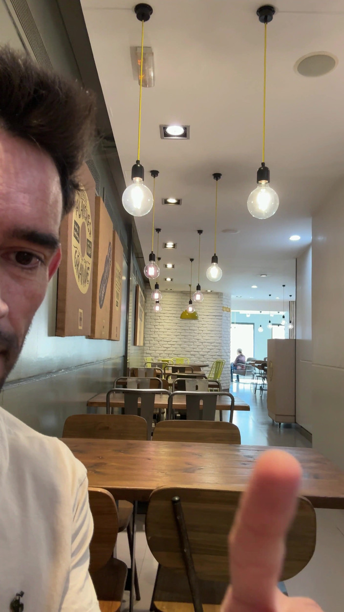 Paul Williams: Sehari bugil berujung masturbasi bugil di kamar mandi wanita