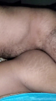 La ragazza desi geme forte