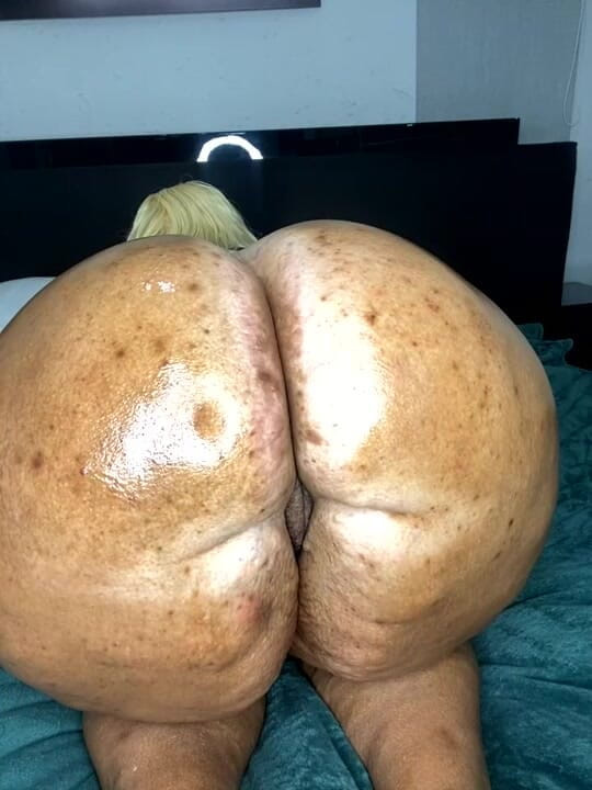 Big black clapping booties: Mi sego per estremamente grande, episodio 1018