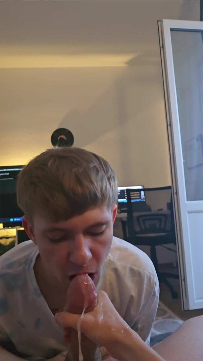 Ethan Lestray: I-a dat o muie unui student twink și l-a adus la...