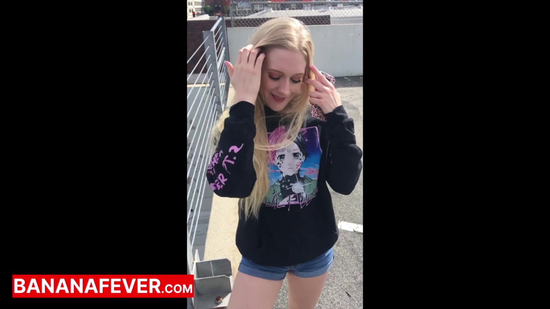 Banana Fever: Wysoki azjatycki facet dominuje blada blondynka Emma Starletto - najpierw kariera...