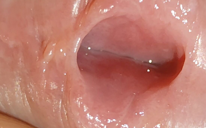 Straight Daddy Club: 広い穴に前戯液が詰まっているクローズアップ。