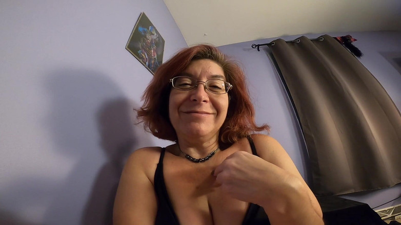 Elianna: Giantess göbek deliğine erkek arkadaşını kaybediyor