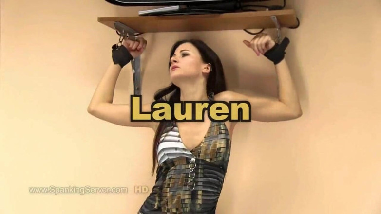 Spanking Server: Biczowanie piersi Lauren