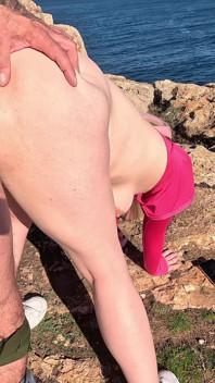 Sexy Babe Loves a Hard Anal Fuck on the Beach