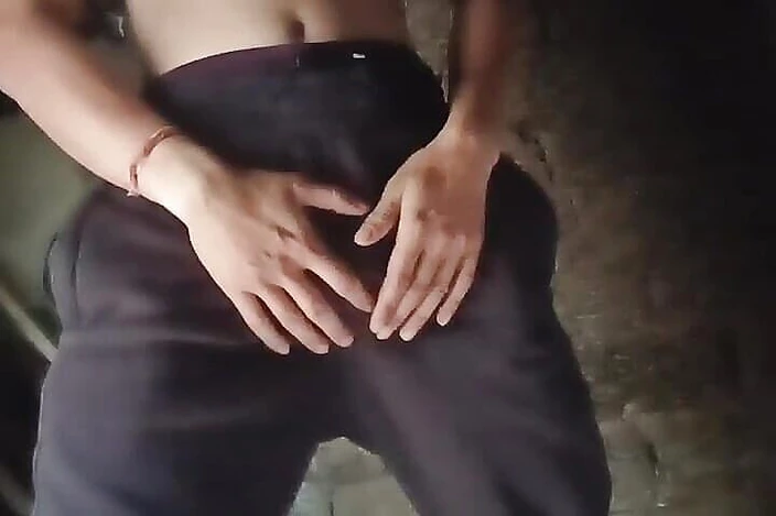 Gangbang straight: Indický chlapec ukazuje své tělo 5