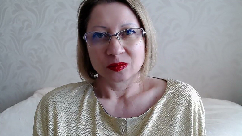 Dream Factory: Червона помада нанесення