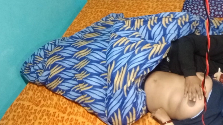 Rucku: 남친과 로맨스하는 통통한 소녀.