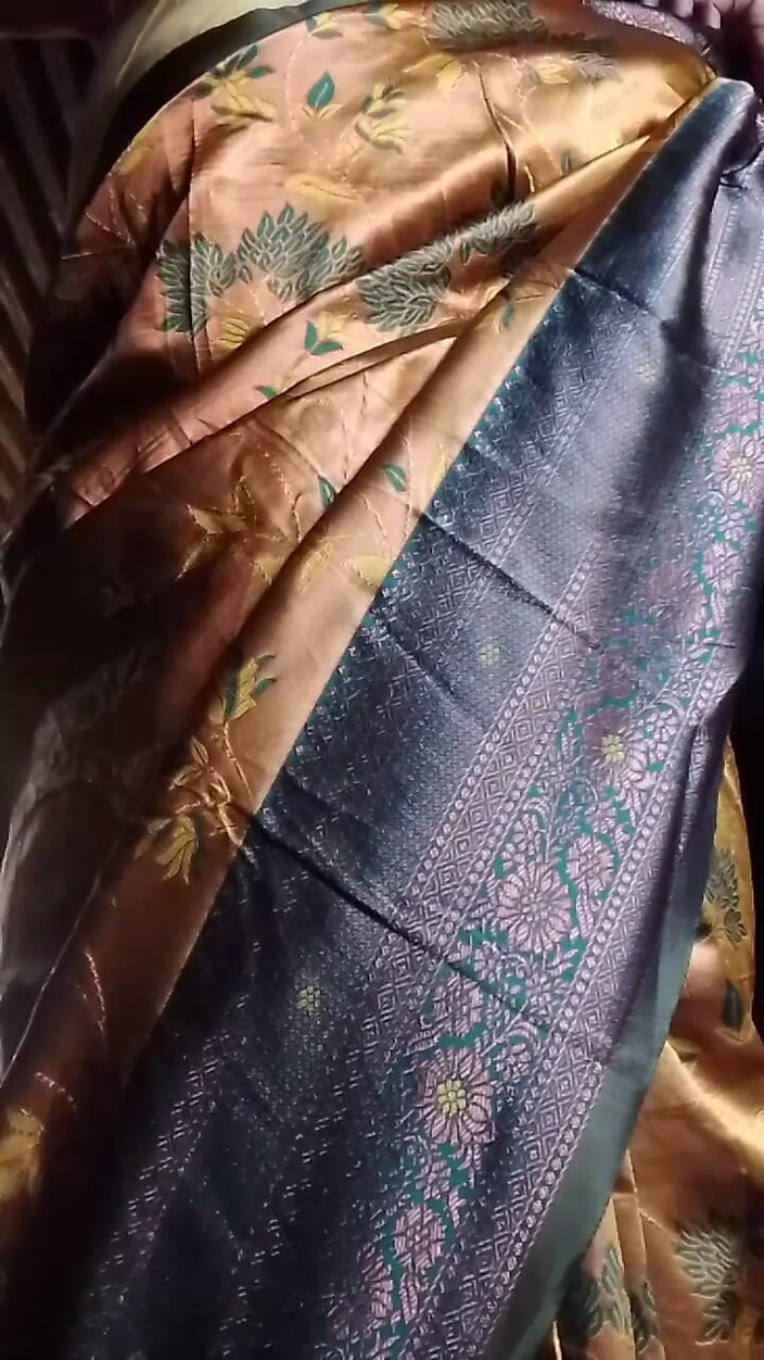 Soni sk: インドのデシ村 ホットセクシー サンスカーリ主婦 マスターブティング 彼女のアソコを誘惑