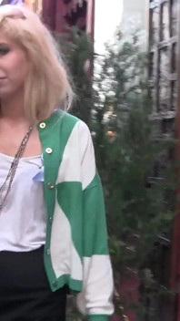 Süße 18-jährige vicky macht ihr erstes porno-casting