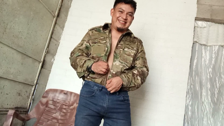 Papuchopop: Military Jerking