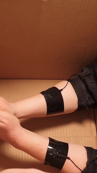 Bláznivý profesor - ojetý dojící robot zachází se svým ptákem s mučením po orgasmu