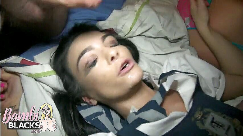 Creampie cum whores: Teen dollies chịch tập thể giữa các chủng tộc