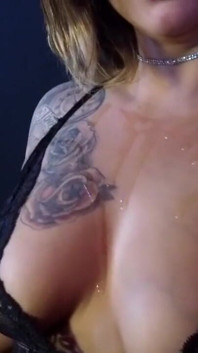 Pretty new MILF gets oiled and fucks her pussy
