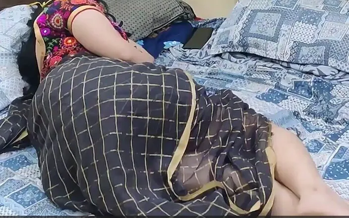 SanaThomas: Thief Sucking Boobs of Mallu Aunty in Saree