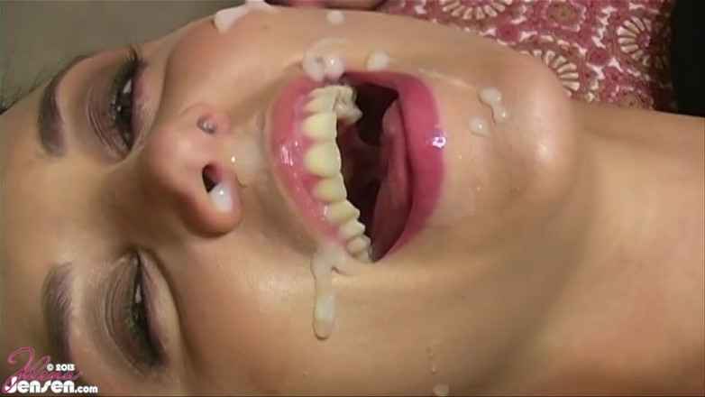 Jelena Jensen: Jelena Jensen ดูดควยยาวใหญ่และกลืนน้ำแตกคารู!