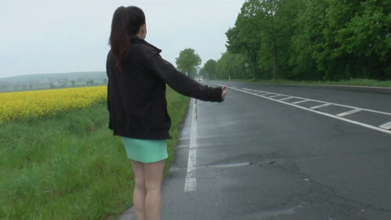 Erotic Club: MILF wird von fremden auf der straße geleckt