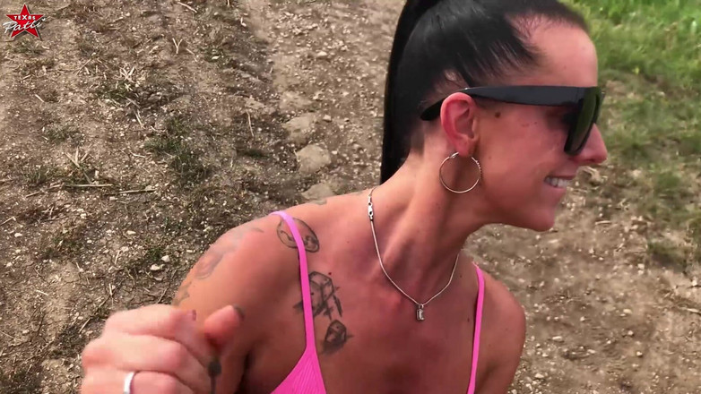 Texas Patti: 快速户外口交