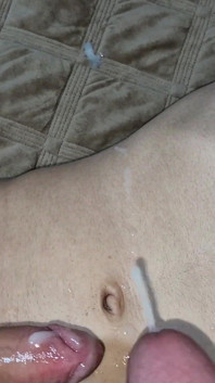 후장 장난감으로 핫한 정액으로 서로 사정하는 마른 마른 소년과 큰 자지 아빠!