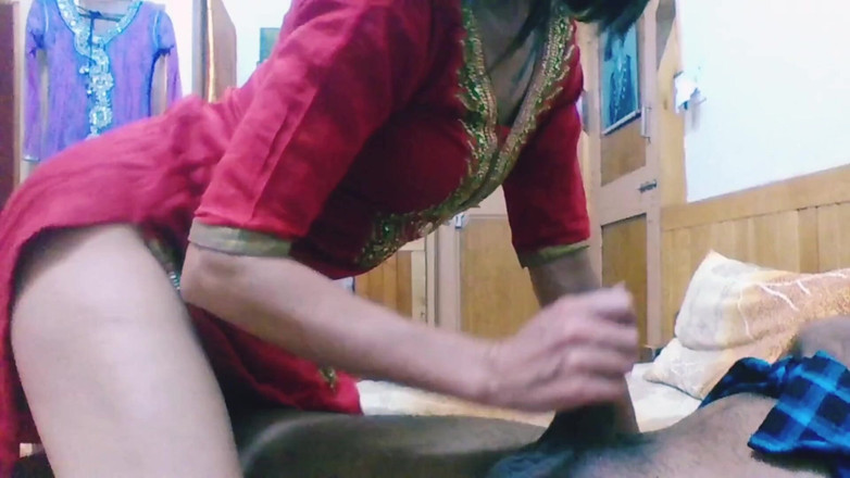 Bolly Karma: Meine stiefschwester will echten sex mit mir ohne kondom haben