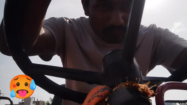 KUMBHA MANOJ KUMAR: Ancien conducteur de tracteur