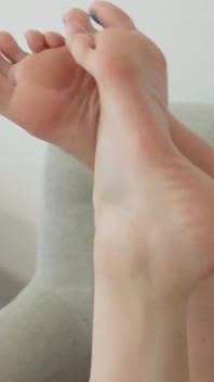 赤脚运动鞋足部崇拜 第一人称视角