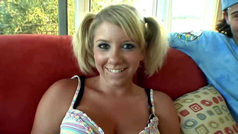 Casting GIRLS AND FIRST PORNO: Babes Getting Horny and Railed Hard by Gigantic Dicks and...
