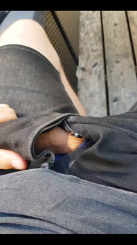 Who likes outside wank?