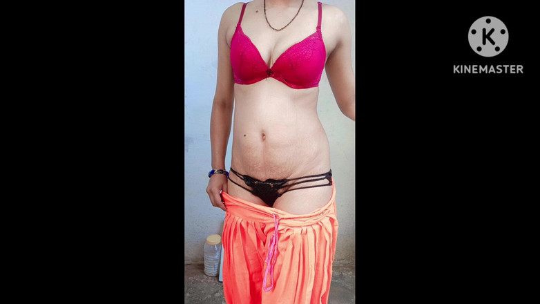 Ankurpriya000: Change le vêtement d’un stapciste vu dans ses vêtements