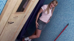 Erotic Pleasure: Teen kočka touží po spermatu