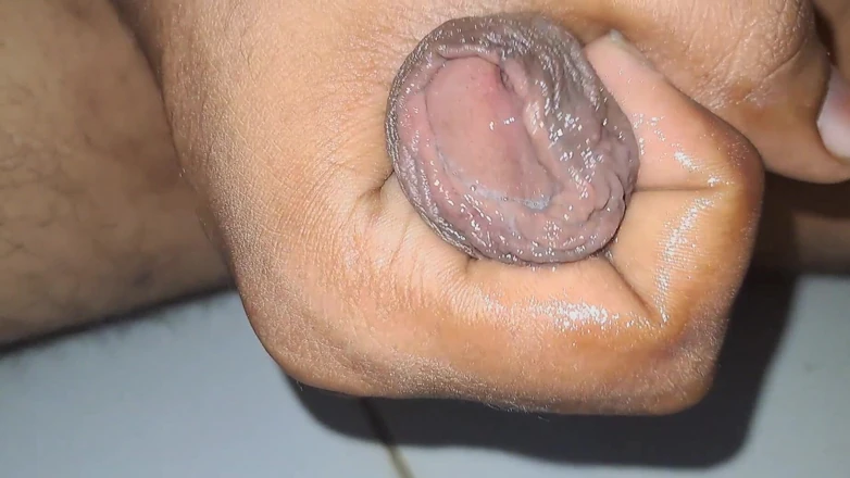 Desi Hot Young Boy Masturbating in Solo.