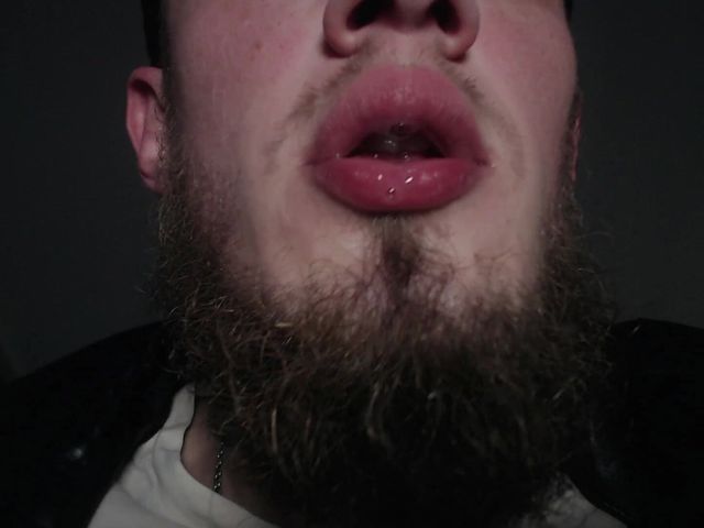 Daddy's Plump Lips Feeding Slobber (Hunky time)