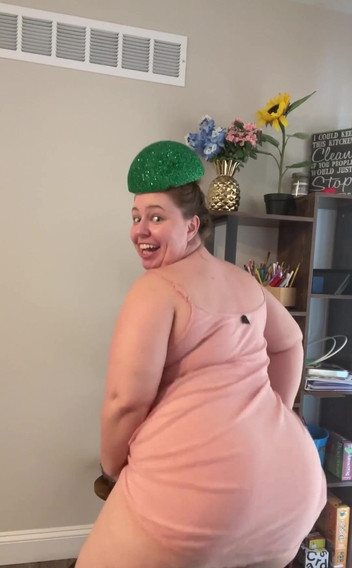 KinkyKatie: Prenderò una "brava ragazza" per favore essere la mia palla goof...