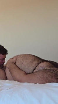 Un ours poilu m’encule sans capote