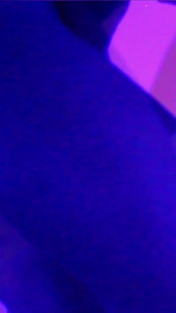 Chica afortunada Kween Bunny B - hardcore follando una bbc en luces de neón
