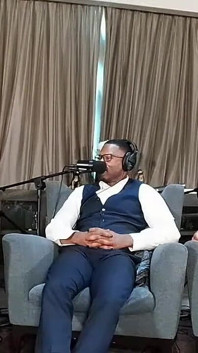 Yetişkin şovmenler katie kush, jamie knox ve mrflourish podcast'i asherclantv ile kanepede konuşuyor