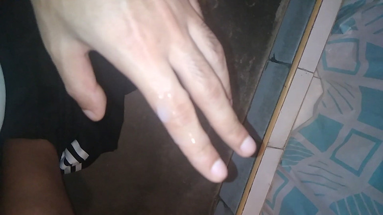 AlexAlejandro13: Saya Memiliki Air Mani Di Tangan Saya